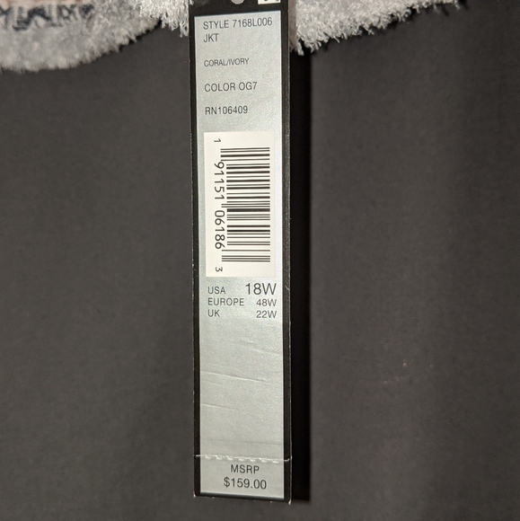 Tahari (Arthur S Levine) - Picture 3 of 3